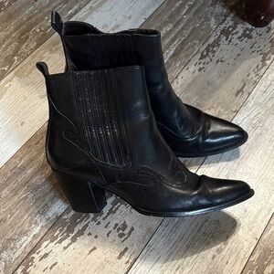 Flings Dorito Black Leather Ankle Boots